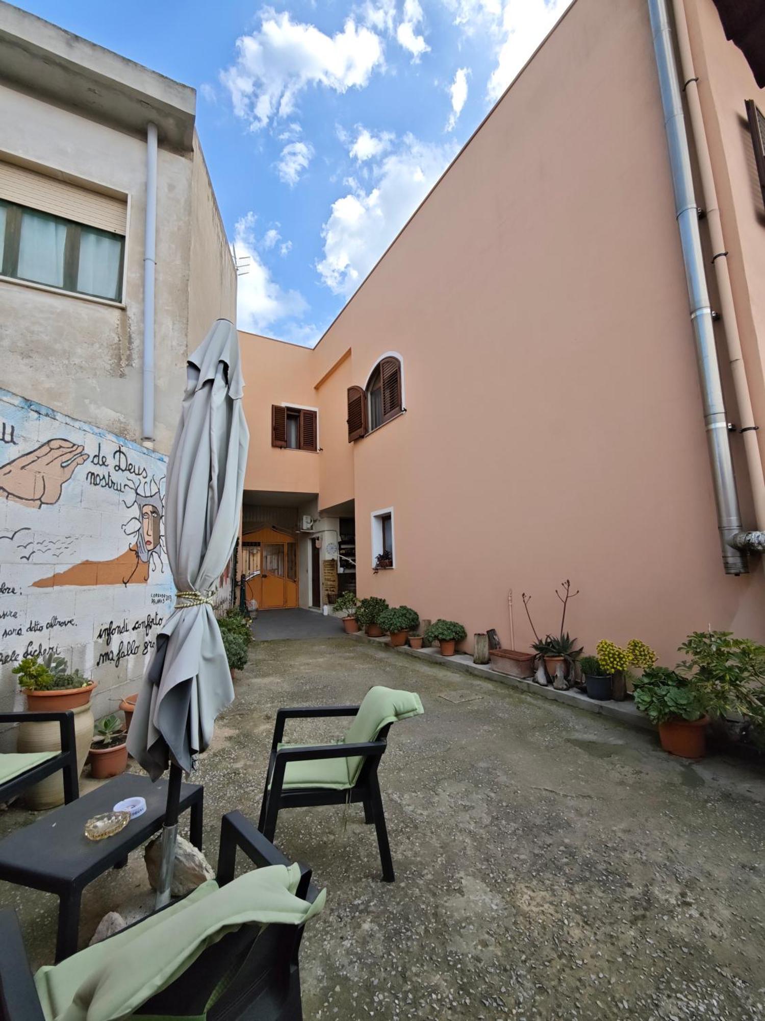 B&B Domu Delunas Giba Exterior photo